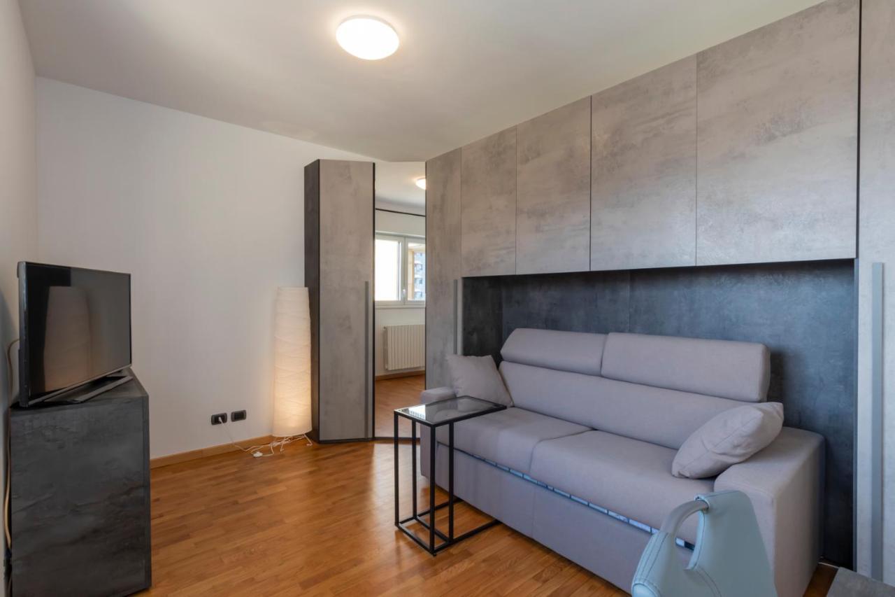Ferienwohnung Splendida Terrazza Su Arcimboldi - Milano Bicocca Exterior foto