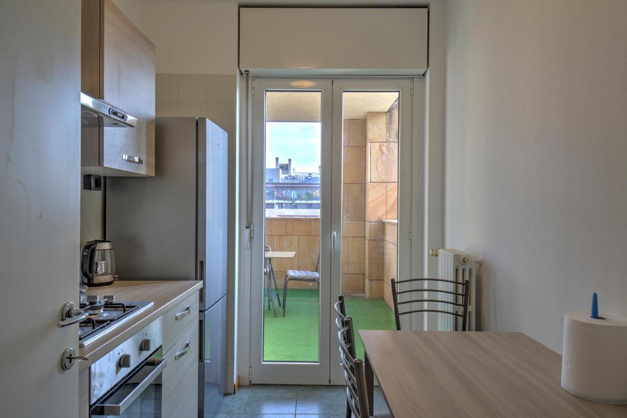 Ferienwohnung Splendida Terrazza Su Arcimboldi - Milano Bicocca Exterior foto
